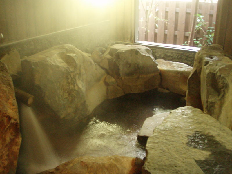 Steaming water in one of the Yumesansui kazokuburos.