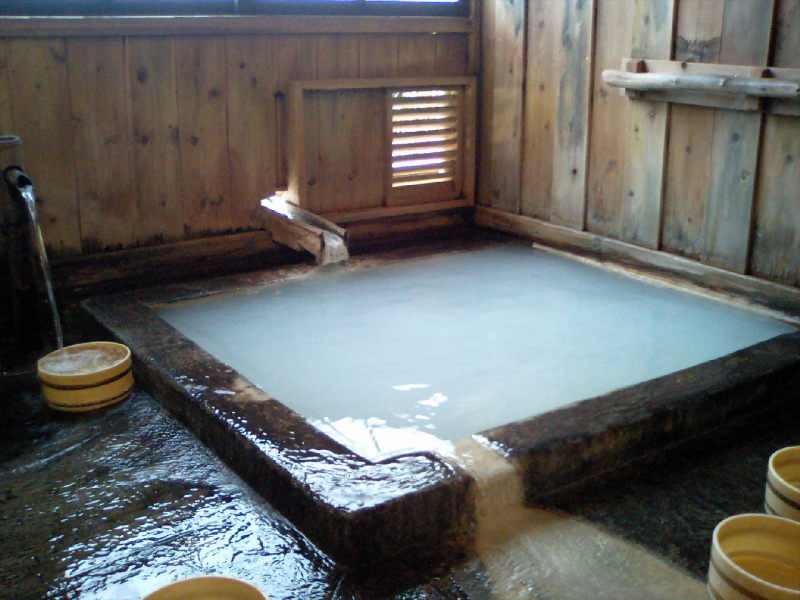 The Black Bath (黒湯), one of the uchiburo at Tsurunoyu Onsen.